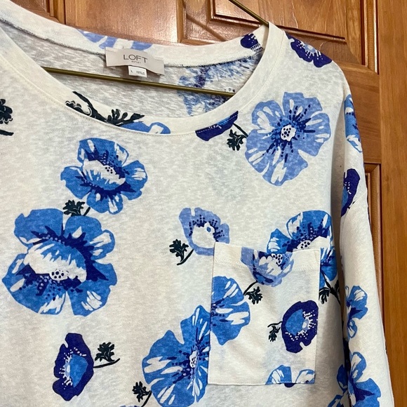 LOFT Blue Floral Print Top - Picture 4 of 5